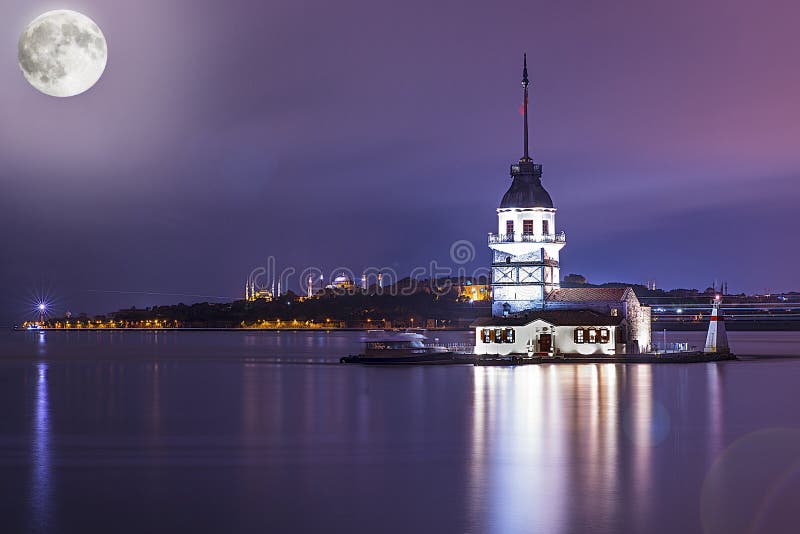 Maiden Tower istanbul bosphorus kiz kulesi turkey full moon