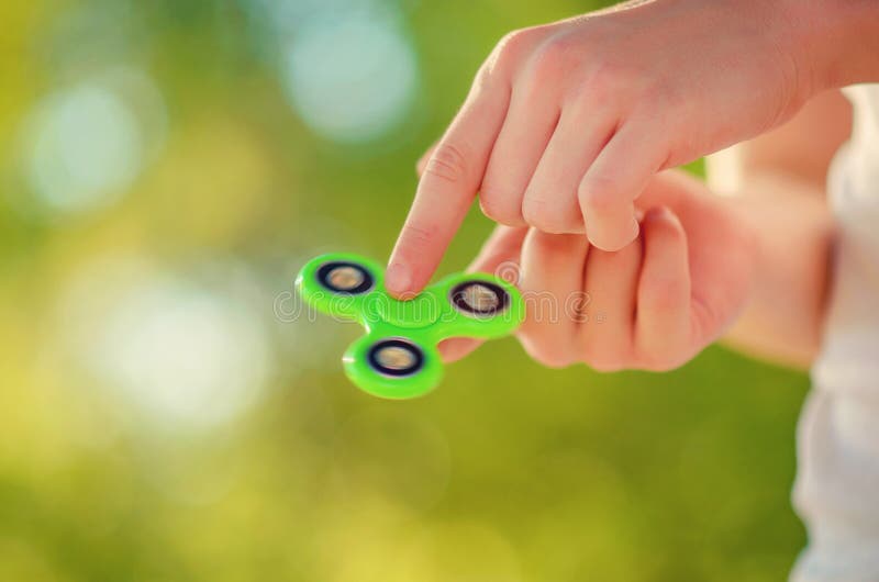 Jouet En Silicone Antistress Dans Les Mains D'un Adolescent. Jouet