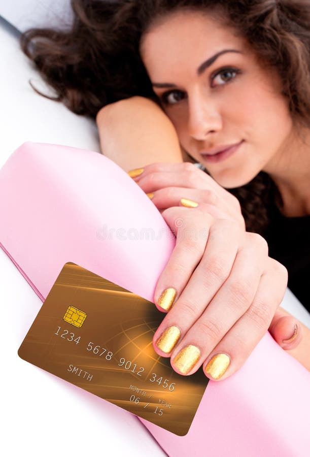 Main de femme avec la carte de crédit images libres de droits Main de femme avec la carte de crédit images libres de droits