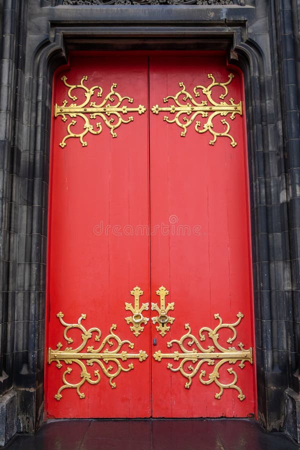 Entrance to Tolbooth Kirk in Edinburgh, Scotland