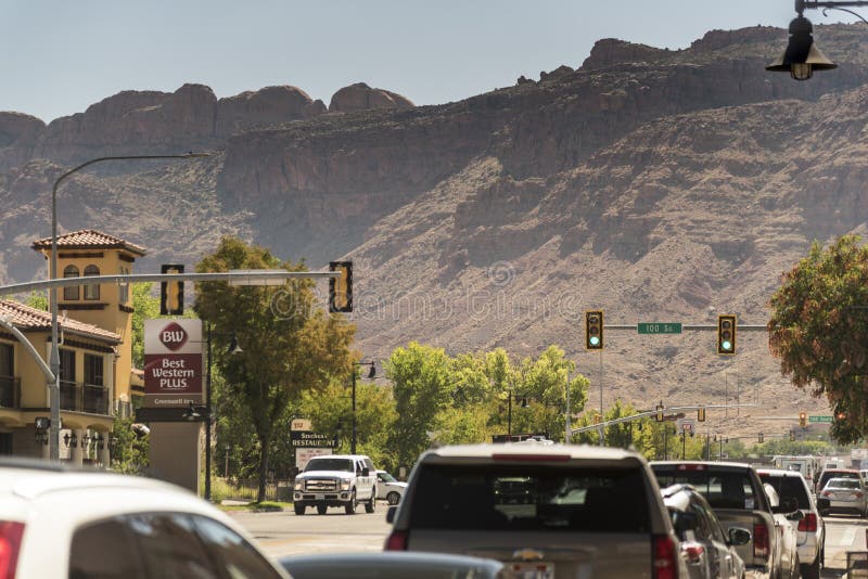 Calle Principal En Moab, Utah Foto editorial Imagen de vegetación