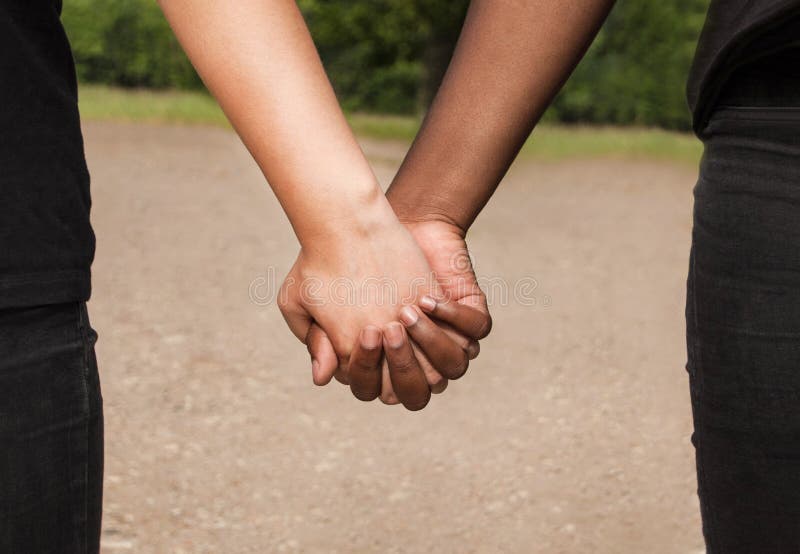 Les Mains Noires Et Blanches Au Coeur Forment Concept Interracial D Amitie Photo Stock Image Du Interraciaux Ethnique