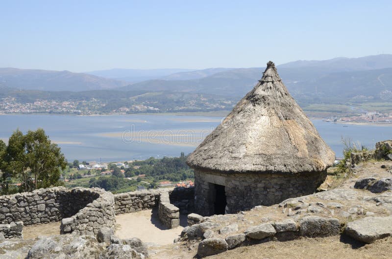 Download Maison Celtique Et Minho Estaury Photo stock - Image du fort, santa: 77156720