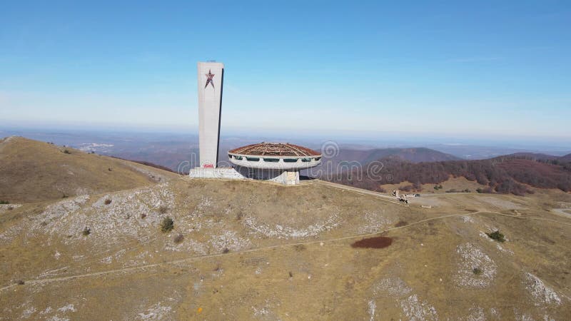 Maison commémorative du parti communiste bulgare à buzludzha pic bulgaria clips vidéos