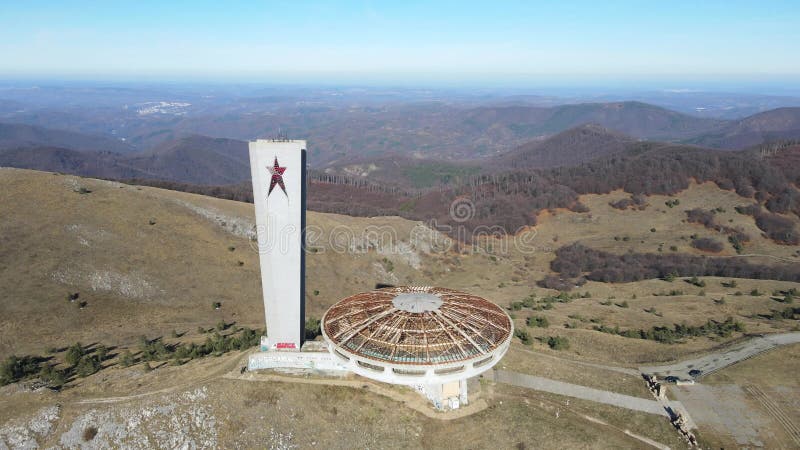 Maison commémorative du parti communiste bulgare à buzludzha pic bulgaria banque de vidéos