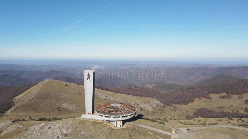 Maison commémorative du parti communiste bulgare à buzludzha pic bulgaria clips vidéos