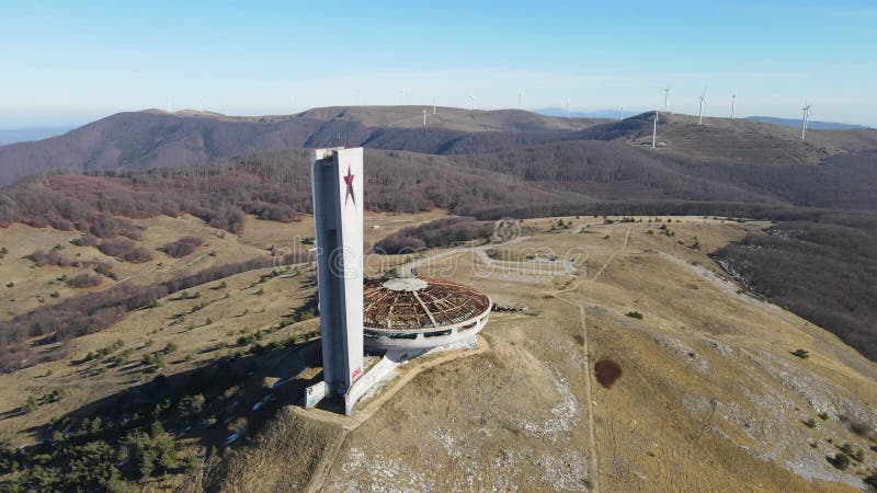 Maison commémorative du parti communiste bulgare à buzludzha pic bulgaria banque de vidéos