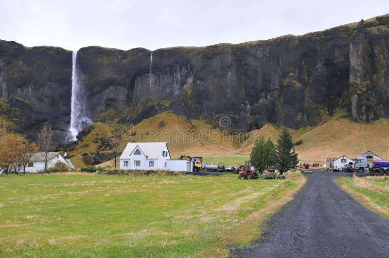 Maison de Skogafoss photo stock Maison de Skogafoss photo stock