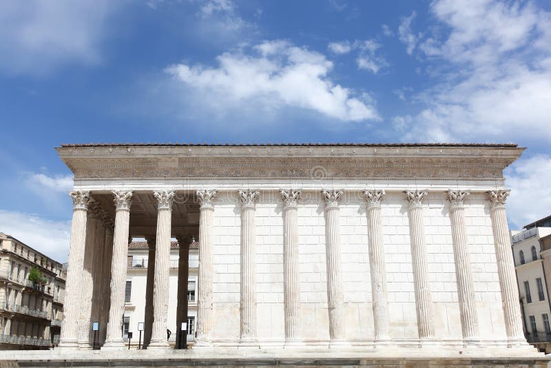 Maisonen Carree, roman tempel i Nimes, Frankrike fotografering för bildbyråer Maisonen Carree, roman tempel i Nimes, Frankrike fotografering för bildbyråer