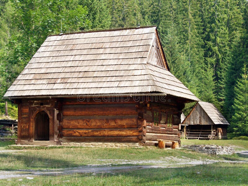 Maison Celtique En Bois Antique Image stock - Image du toit, maison