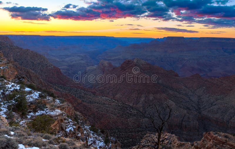 Majestic Vista of the Grand Canyon at Dusk