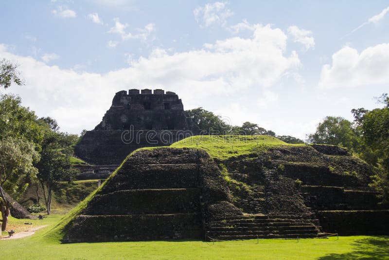 Majskie ruiny przy Xunatunich, Belize obraz stock Majskie ruiny przy Xunatunich, Belize obraz stock