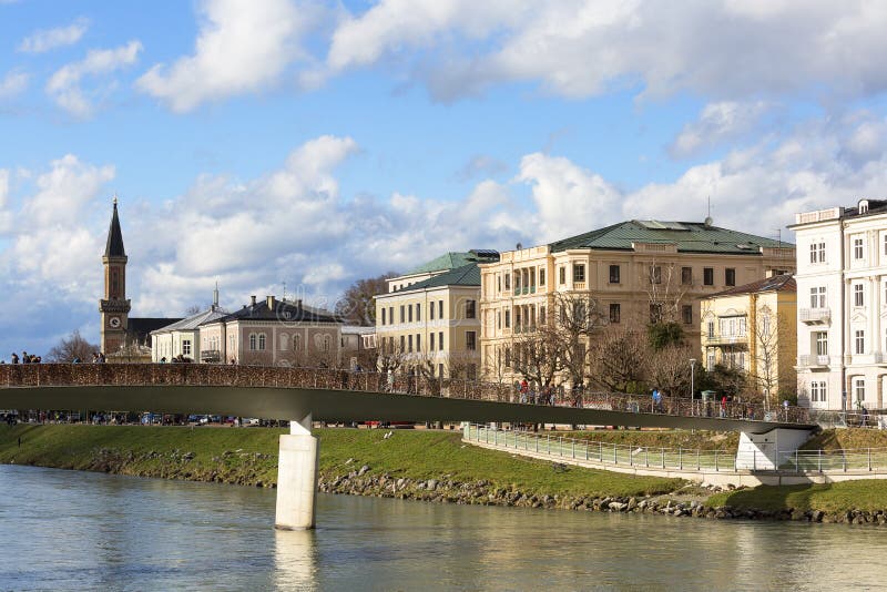 Makartsteg most nad Salzach rzek? , mi? o?? blokuje, Salzburg, Austria zdjęcia royalty free