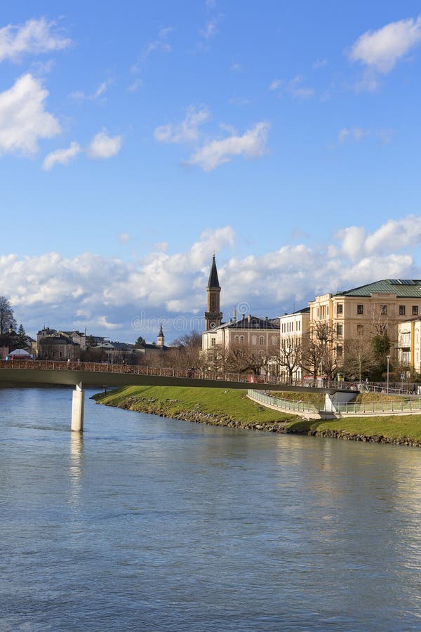 Makartsteg most nad Salzach rzeką, miłość blokuje, Salzburg, Austria obraz stock