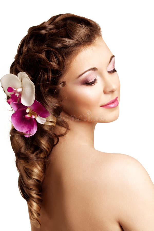 Make-up, Frisur Junge Schönheit mit dem luxuriösen Haar MO stockfotografie Make-up, Frisur Junge Schönheit mit dem luxuriösen Haar MO stockfotografie