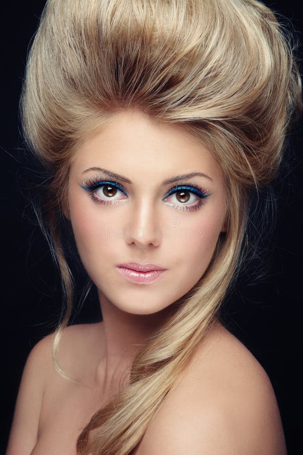 Makeup and hairdo stock image. Image of blond, femininity 21542723