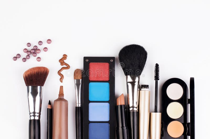 Makeup kosmetyki i muśnięcie zdjęcia royalty free