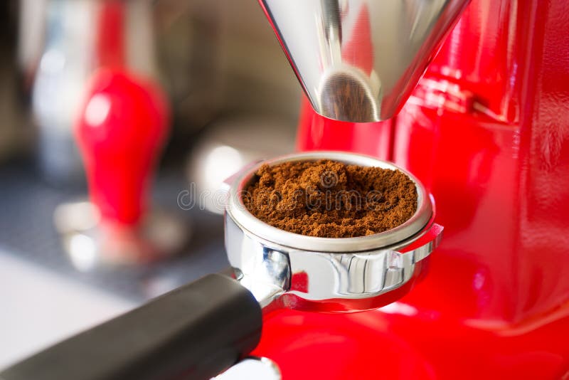 Mala för kaffekvarn royaltyfria foton Mala för kaffekvarn royaltyfria foton