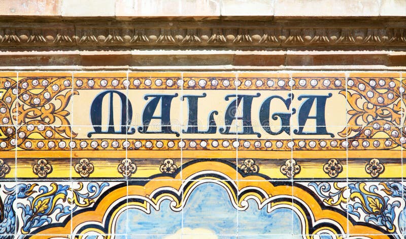 Malaga op azulejos wordt geschreven die