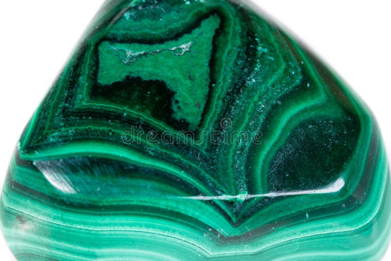 Pedra de macro mineral malaquita sobre fundo branco fotografia de stock