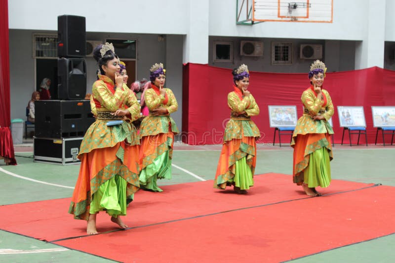 Batam Malay Traditional Men`s Clothing, Used by Royal Warriors / Swordsman  Malay. this Clothing is Used when There are Traditional Editorial Stock  Image - Image of clothing, traditional: 186940854