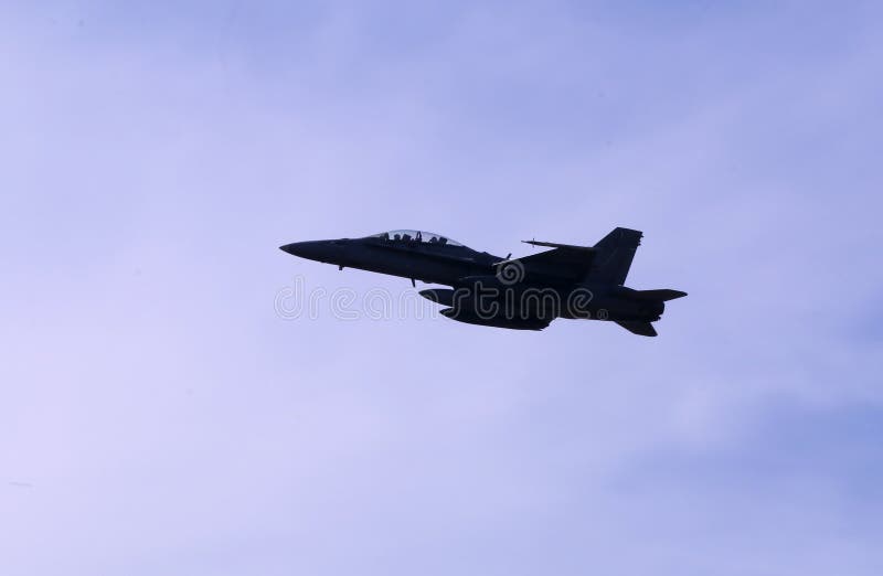 Malaysia, 2016 - königliches malaysisches Luftwaffenkampfflugzeug während des Militär-airshow bei Kuala Lumpur International Airp stockfotos Malaysia, 2016 - königliches malaysisches Luftwaffenkampfflugzeug während des Militär-airshow bei Kuala Lumpur International Airp stockfotos