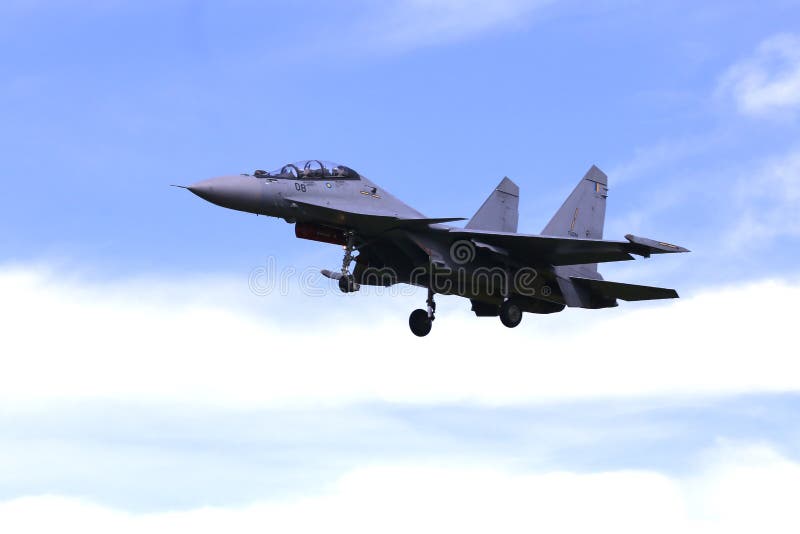 Malaysia, 2016 - königliches malaysisches Luftwaffenkampfflugzeug während des Militär-airshow bei Kuala Lumpur International Airp lizenzfreie stockfotos Malaysia, 2016 - königliches malaysisches Luftwaffenkampfflugzeug während des Militär-airshow bei Kuala Lumpur International Airp lizenzfreie stockfotos