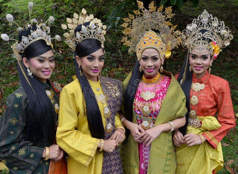 Malaysian cultural outfits editorial stock image. Image of malay - 28002254