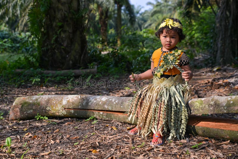 Pakaian Tradisional Orang Asli - Komagata Maru 100