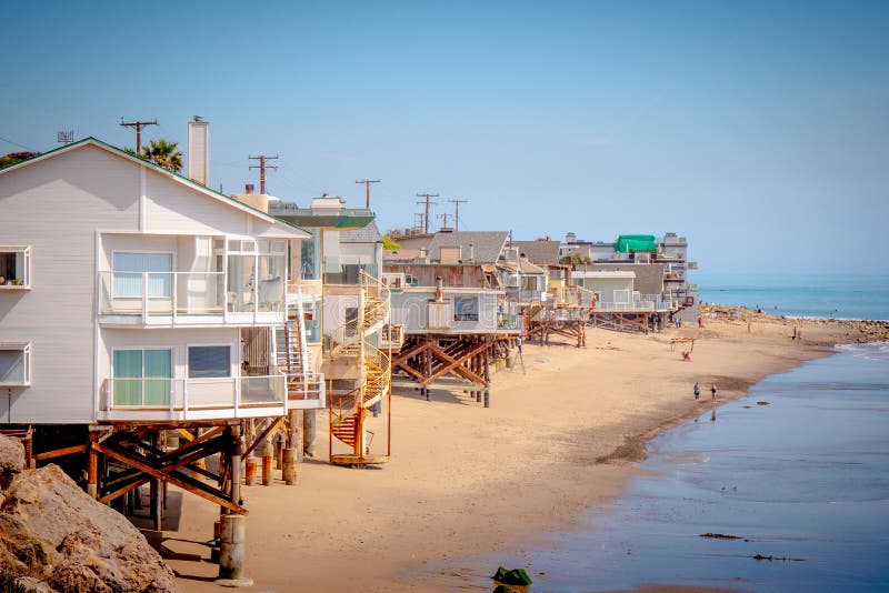Malibu-Strand an der Pazifikk?ste-Landstra?e - MALIBU, USA - 29. M?RZ 2019 stockbild Malibu-Strand an der Pazifikk?ste-Landstra?e - MALIBU, USA - 29. M?RZ 2019 stockbild