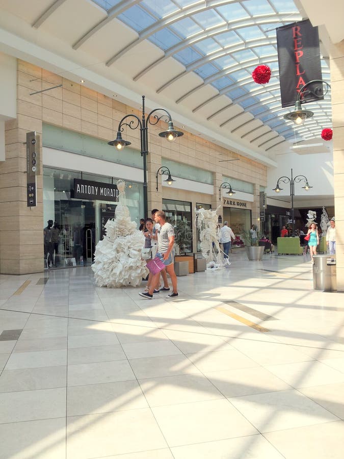 Mall Interior editorial photo. Image of shoppers, interior - 17399166