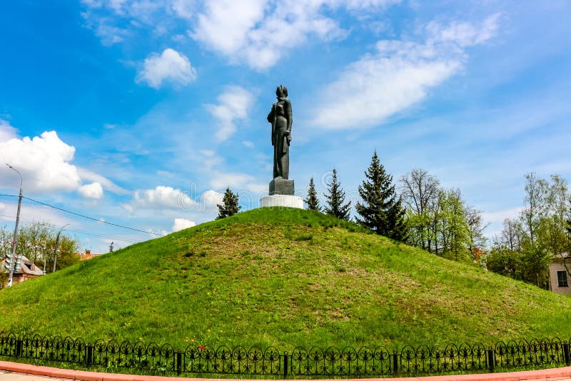 Maloyaroslavets, Russie - mai 2016 : La tombe militaire de la grande guerre patriotique de 1941-1945 photo stock Maloyaroslavets, Russie - mai 2016 : La tombe militaire de la grande guerre patriotique de 1941-1945 photo stock