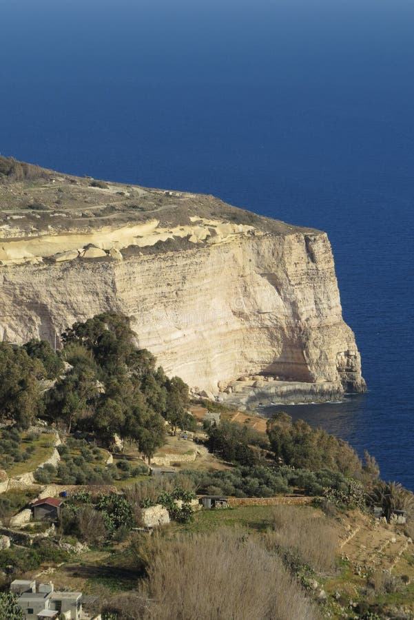 Malta, Dingli-Klippen von weitem lizenzfreie stockbilder Malta, Dingli-Klippen von weitem lizenzfreie stockbilder