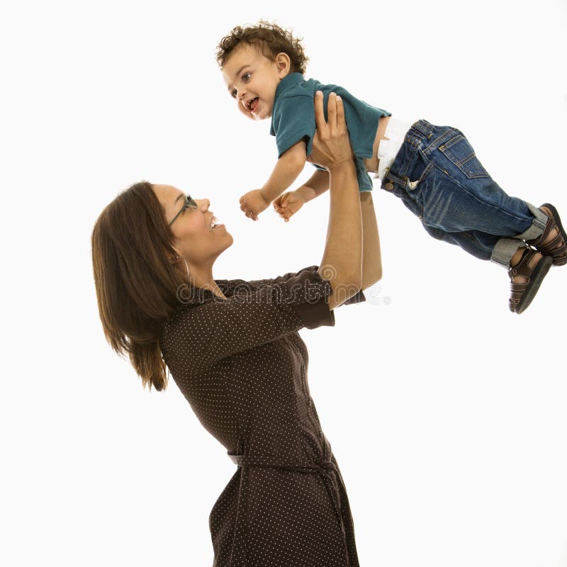 Maman jouant avec la chéri. photographie stock Maman jouant avec la chéri. photographie stock
