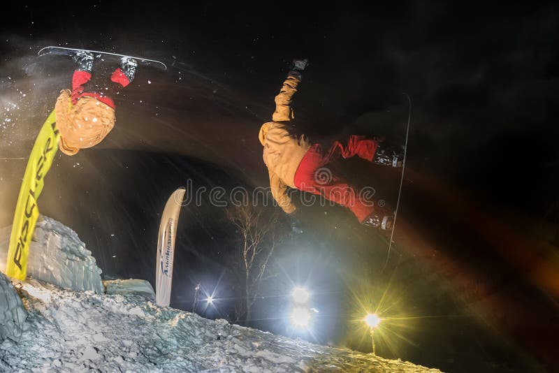 Mamay, Russie - 10 décembre 2016 : Freeride Mamay F de concours photos stock Mamay, Russie - 10 décembre 2016 : Freeride Mamay F de concours photos stock