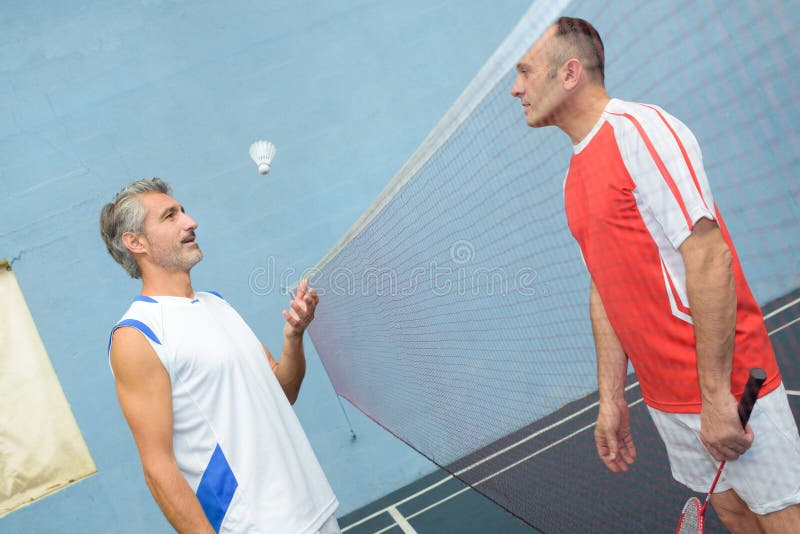 Man gets ready to start new badminton match