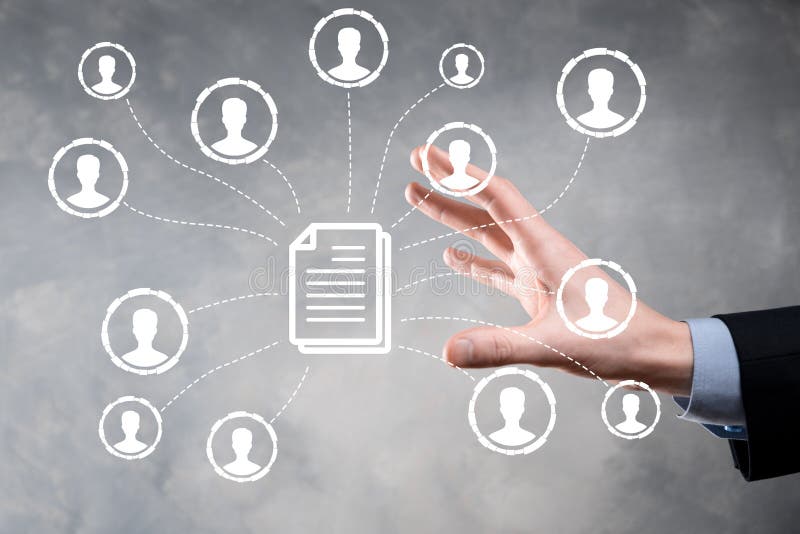 Man hold document e user iconcorporate data management system dms e conceito de sistema de gerenciamento de documentos. clique do fotografia de stock royalty free