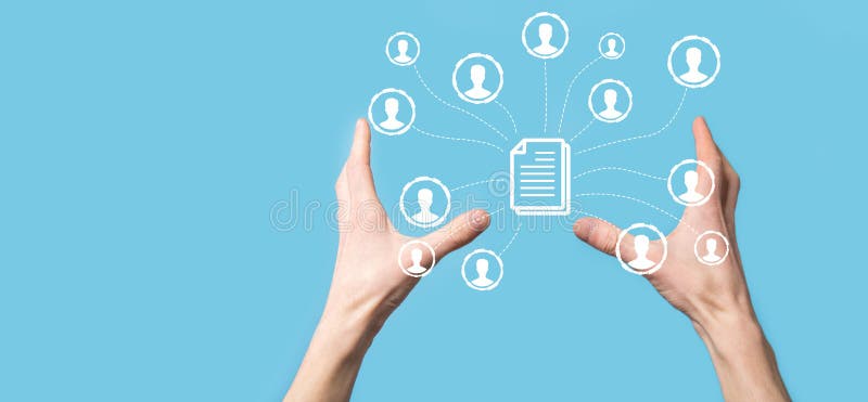 Man hold document e user iconcorporate data management system dms e conceito de sistema de gerenciamento de documentos. clique do imagem de stock royalty free