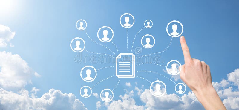 Man hold document e user iconcorporate data management system dms e conceito de sistema de gerenciamento de documentos. clique do fotografia de stock royalty free