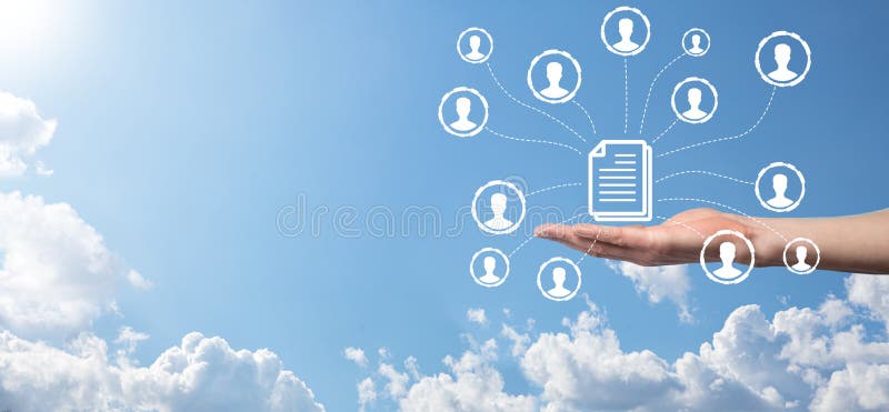 Man hold document e user iconcorporate data management system dms e conceito de sistema de gerenciamento de documentos. clique do imagens de stock royalty free