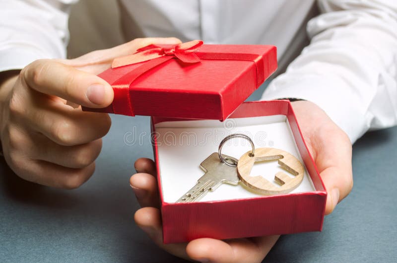 Is It Better to Gift Or Inherit Property 