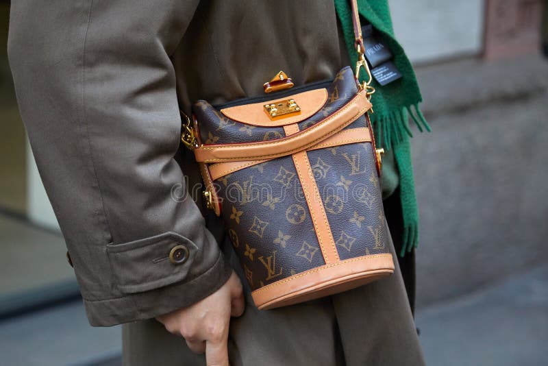 3,176 Louis Vuitton Scarf Stock Photos, High-Res Pictures, and