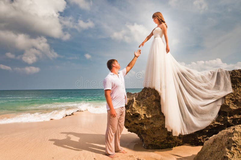 https://thumbs.dreamstime.com/b/man-makes-proposal-to-his-girlfriend-young-men-52662961.jpg