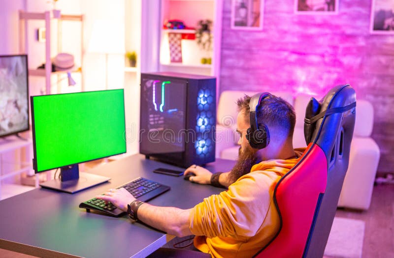 Funny 20s Woman Girl Female Gamer Lady Play with Phone Video Game Online Playing Lost Championship Failure Feel Anger Stock Image - Image of annoyance, multiracial: 264089857