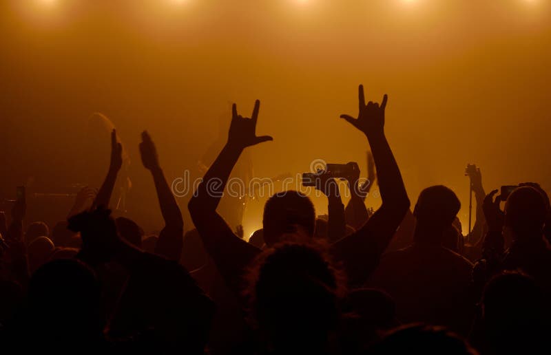 rock concert hands