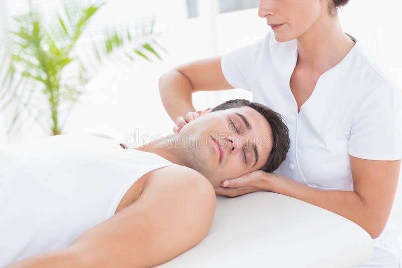 https://thumbs.dreamstime.com/b/man-receiving-neck-massage-medical-office-51614913.jpg