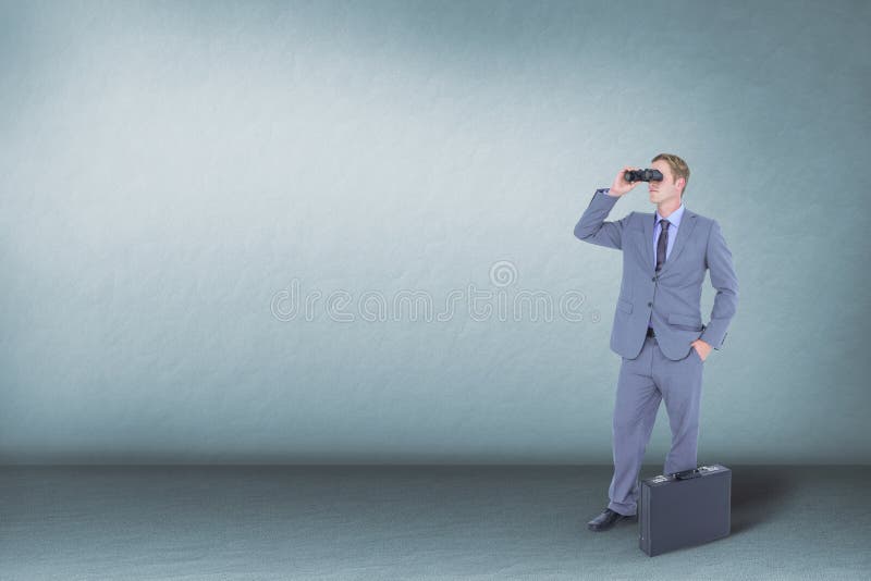 Man som ser till och med kikare mot blå bakgrund royaltyfri bild Man som ser till och med kikare mot blå bakgrund royaltyfri bild