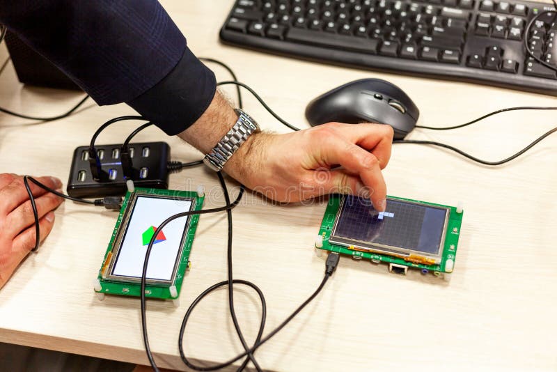 lcd touch screen microcontroller in stock