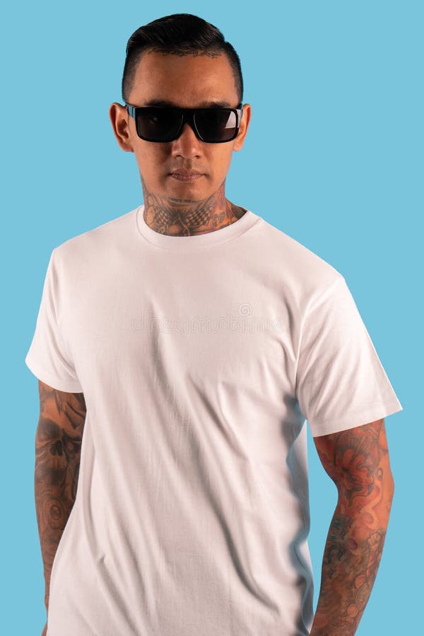 entreprenør Medarbejder Regan Man with White T Shirt Isolated on Background. Hipster Man with Tattoo  Wearing White T Shirt Ready for Your Mock Up Template Stock Image - Image  of plain, clothing: 173923147