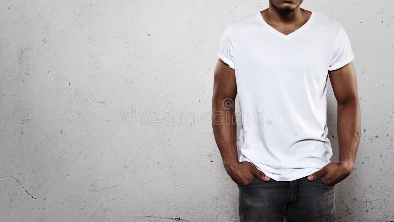 Giovane, africano, uomo, vestiti di bianco t-shirt.